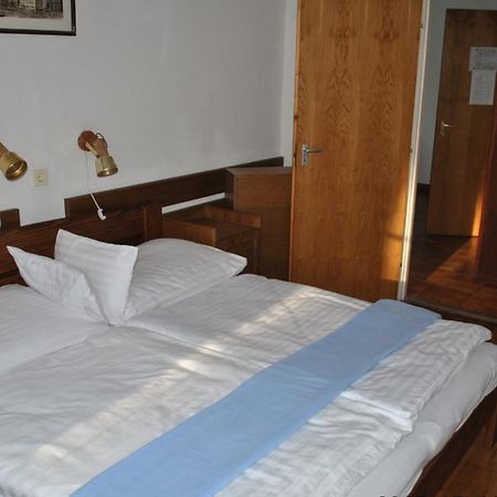 Harmonia Apartmanhaz Balatonlelle Chambre photo