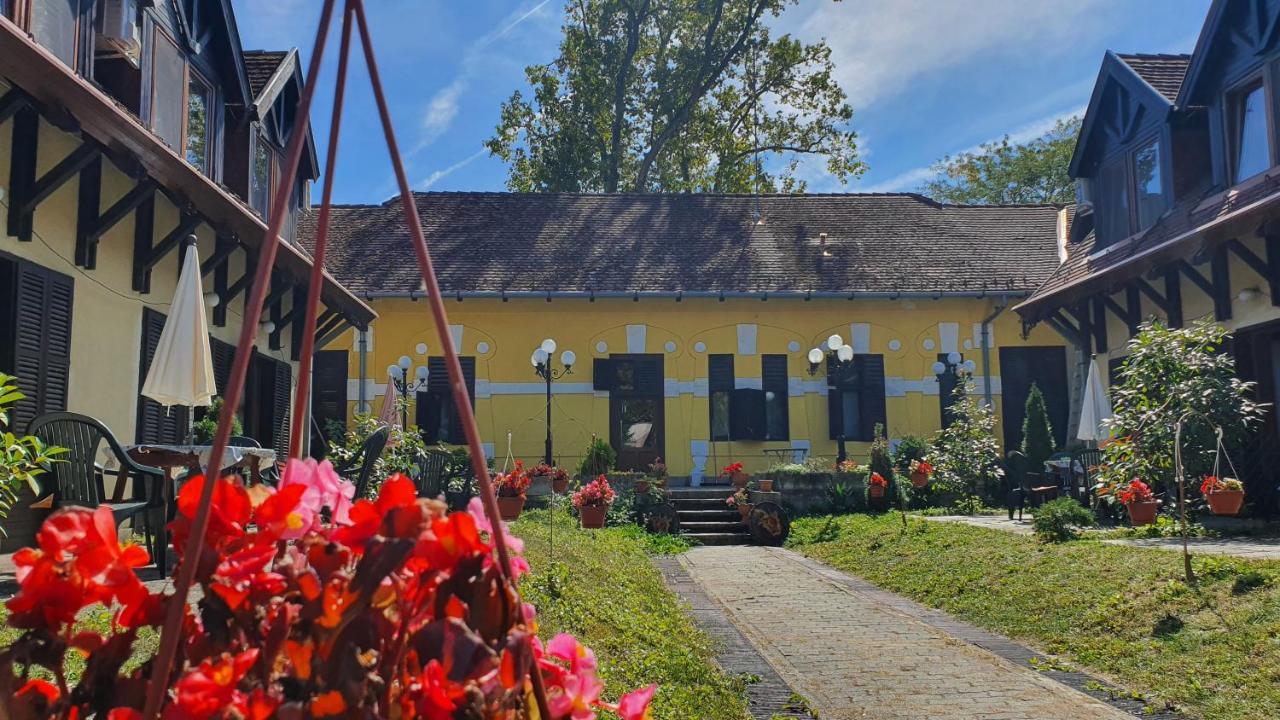 Harmonia Apartmanhaz Balatonlelle Extérieur photo