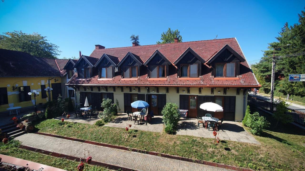 Harmonia Apartmanhaz Balatonlelle Extérieur photo