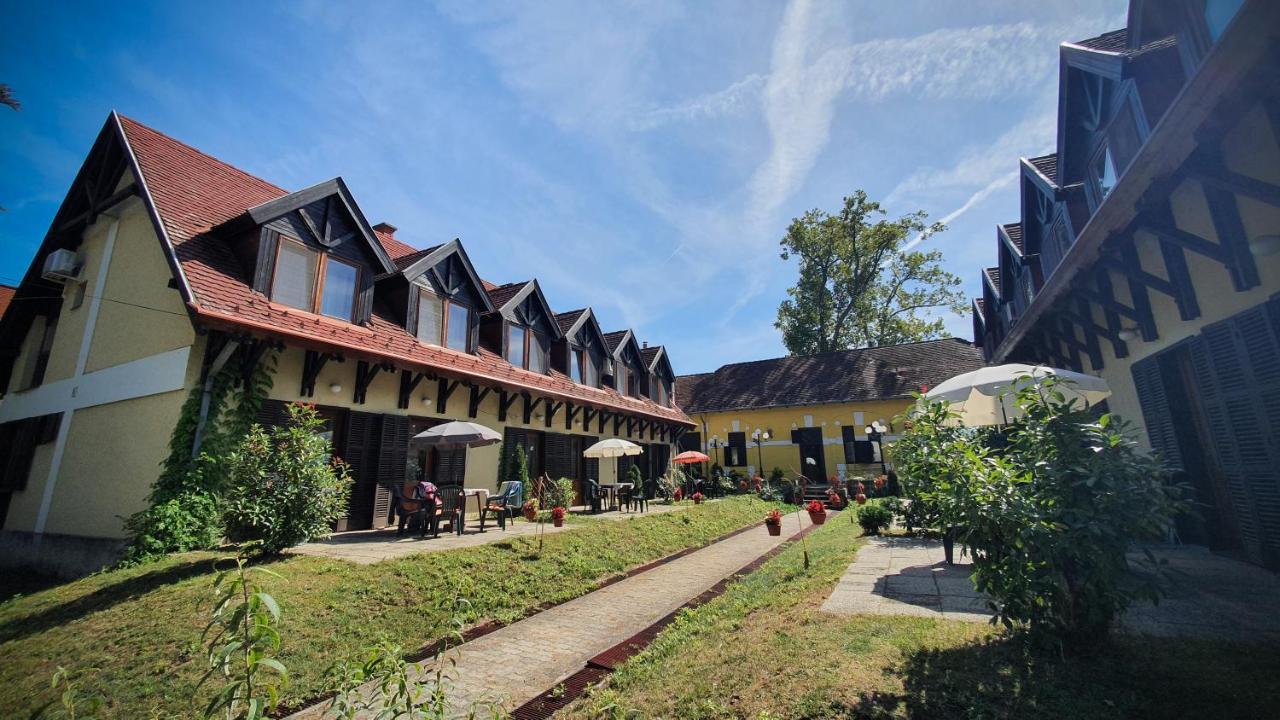 Harmonia Apartmanhaz Balatonlelle Extérieur photo