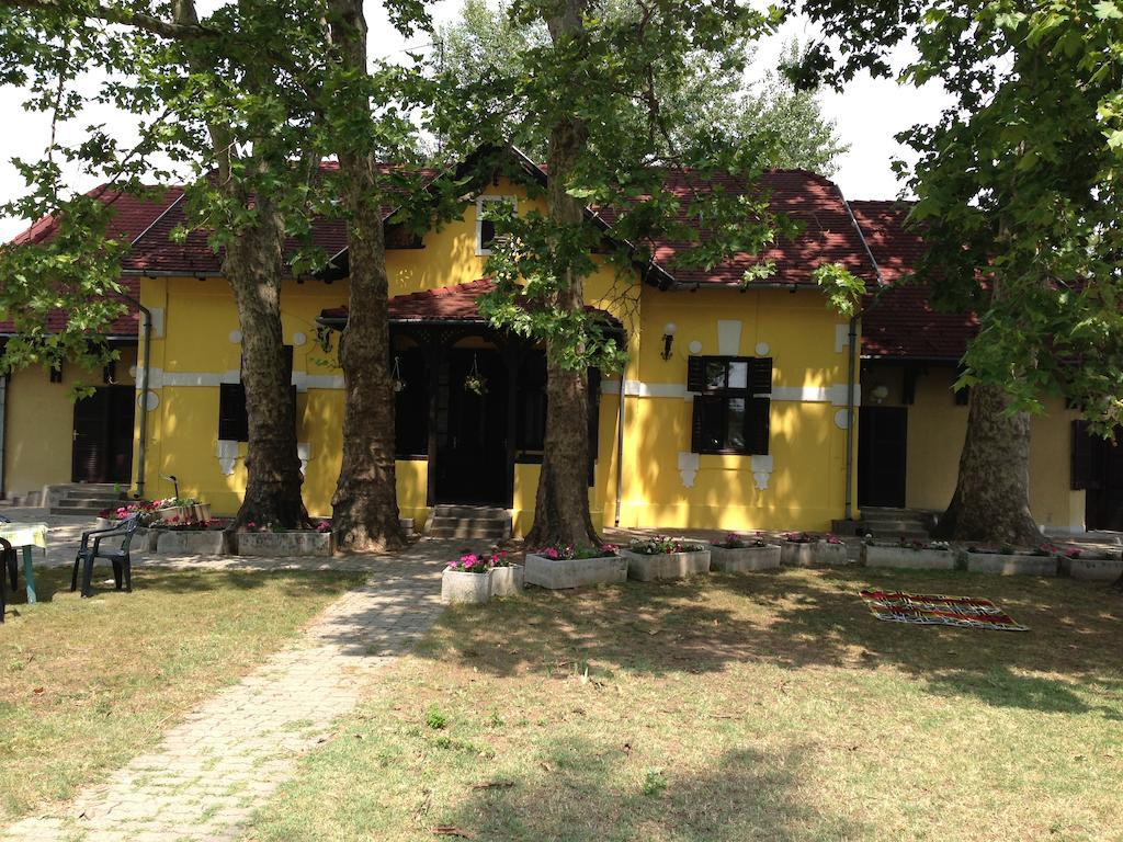 Harmonia Apartmanhaz Balatonlelle Extérieur photo
